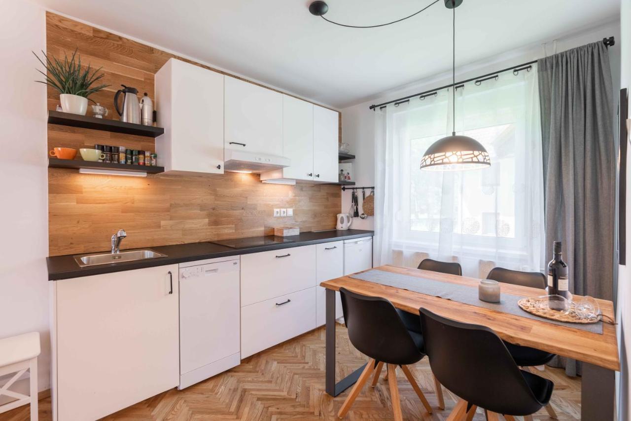 Apartma Pecek كْرانْيِسكا غورا المظهر الخارجي الصورة